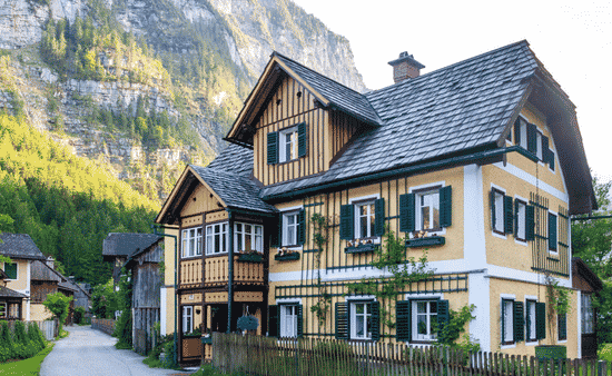 The Structural Context of Mountain Homes